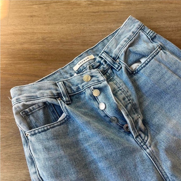 Pac-sun Light wash flare jeans with button fly - Picture 2 of 5